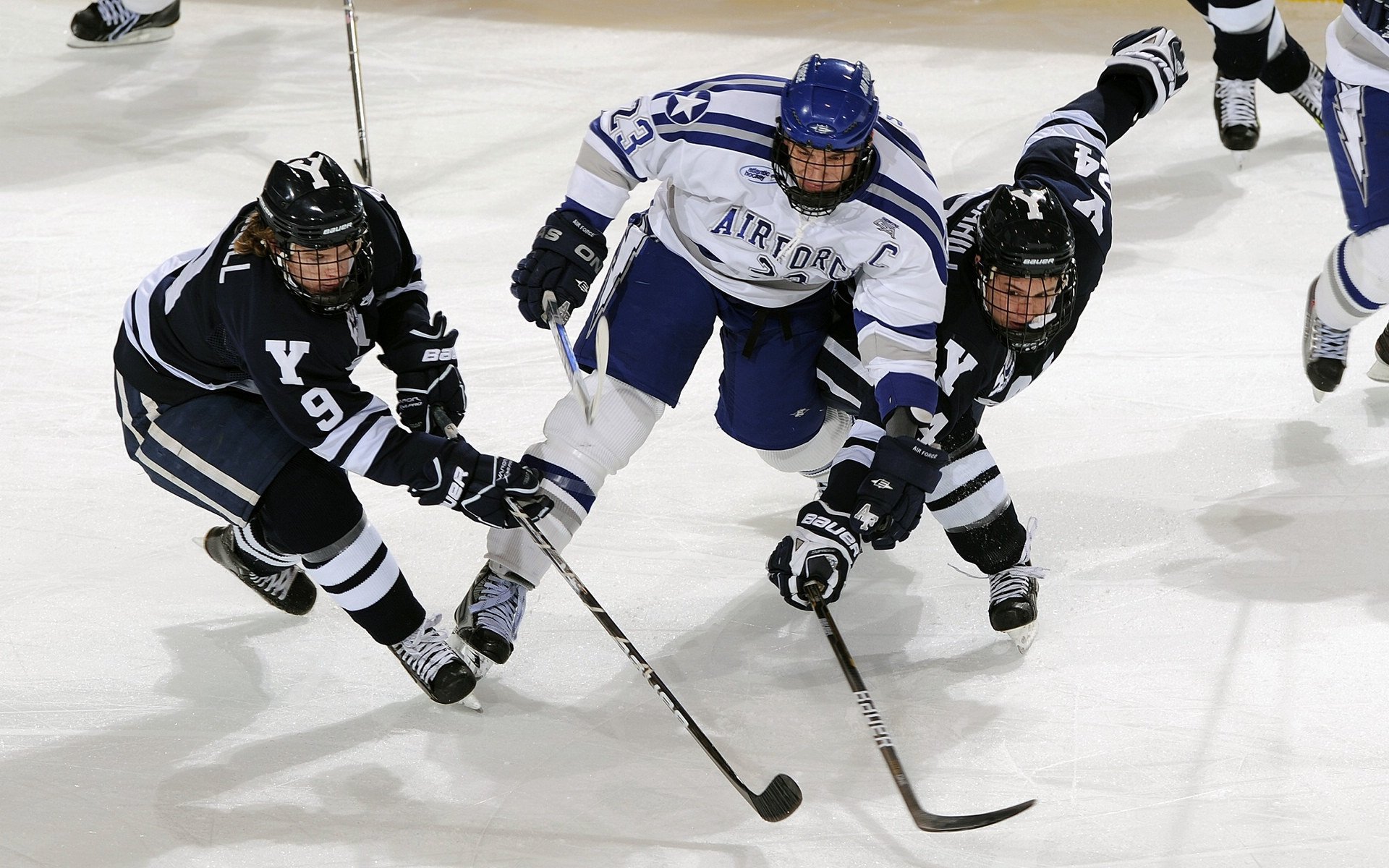 “策略之战:教练调兵遣将的秘密武器”